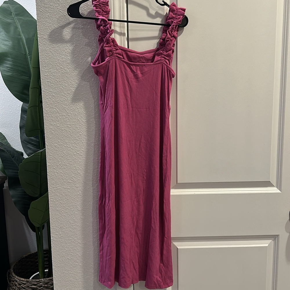 NWOT Pink Lily Dress. Size Medium. Pink. Never worn. Smoke free home - Picture 3 of 4